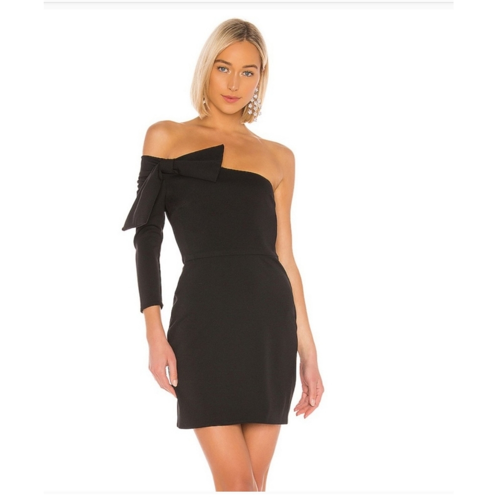 Katie May Chances Are… Elegant #MiniBlackDress
#OneShoulder #BowDress #Lux